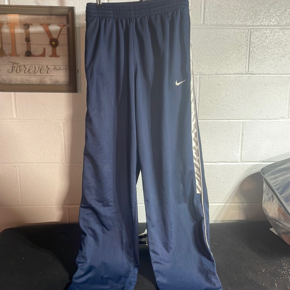 Size M men Nike pants